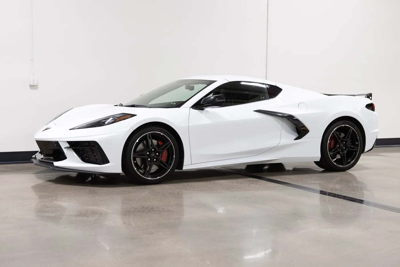 2021 Chevrolet Corvette Stingray 3LT sold by a specialist dealer in Costa Mesa, United States, photo 8 of 15
