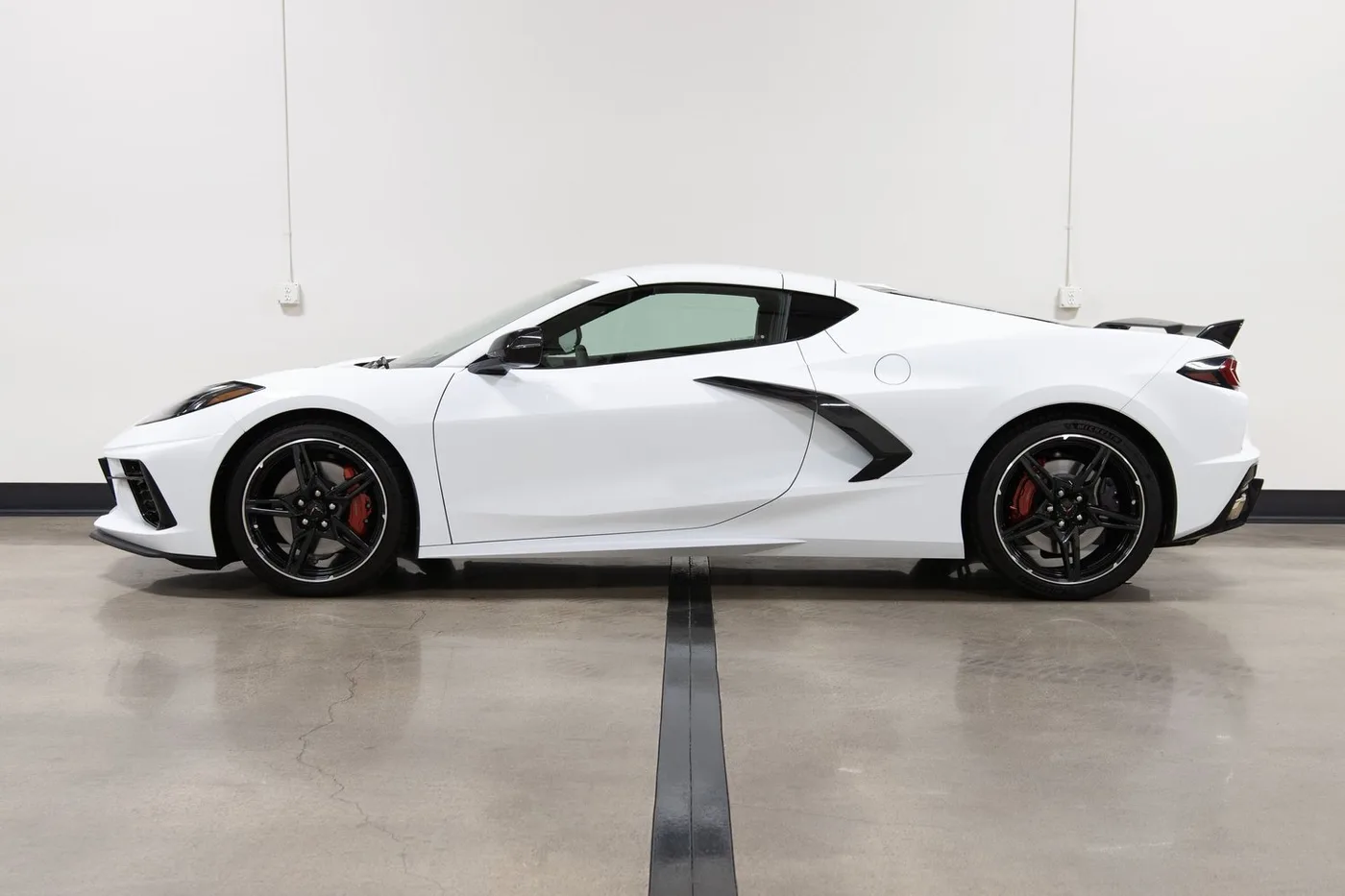 2021 Chevrolet Corvette Stingray 3LT sold by a specialist dealer in Costa Mesa, United States, photo 9 of 15