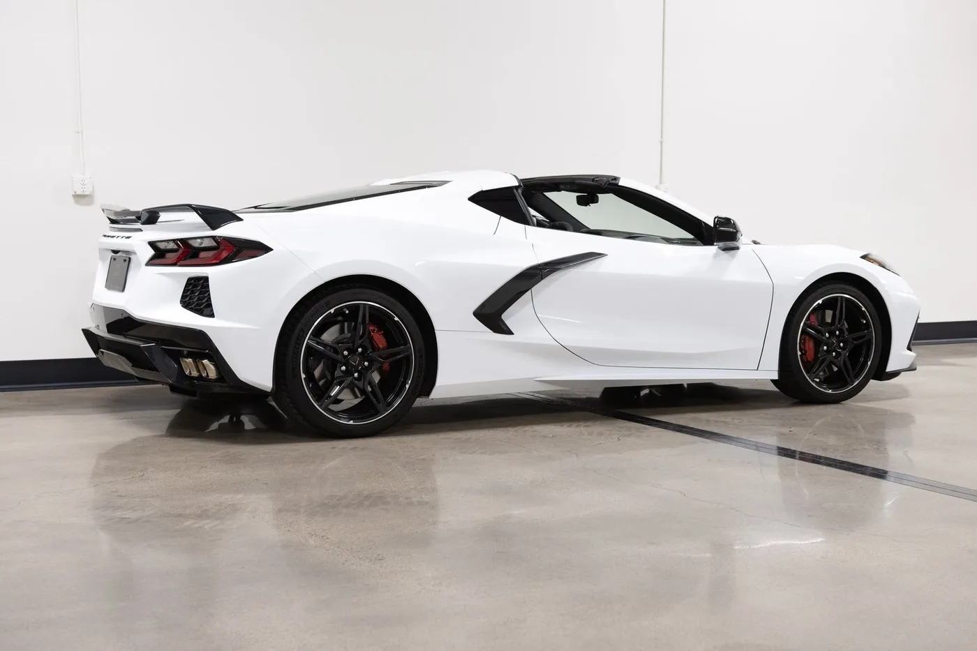 2021 Chevrolet Corvette Stingray 3LT sold by a specialist dealer in Costa Mesa, United States, photo 14 of 15