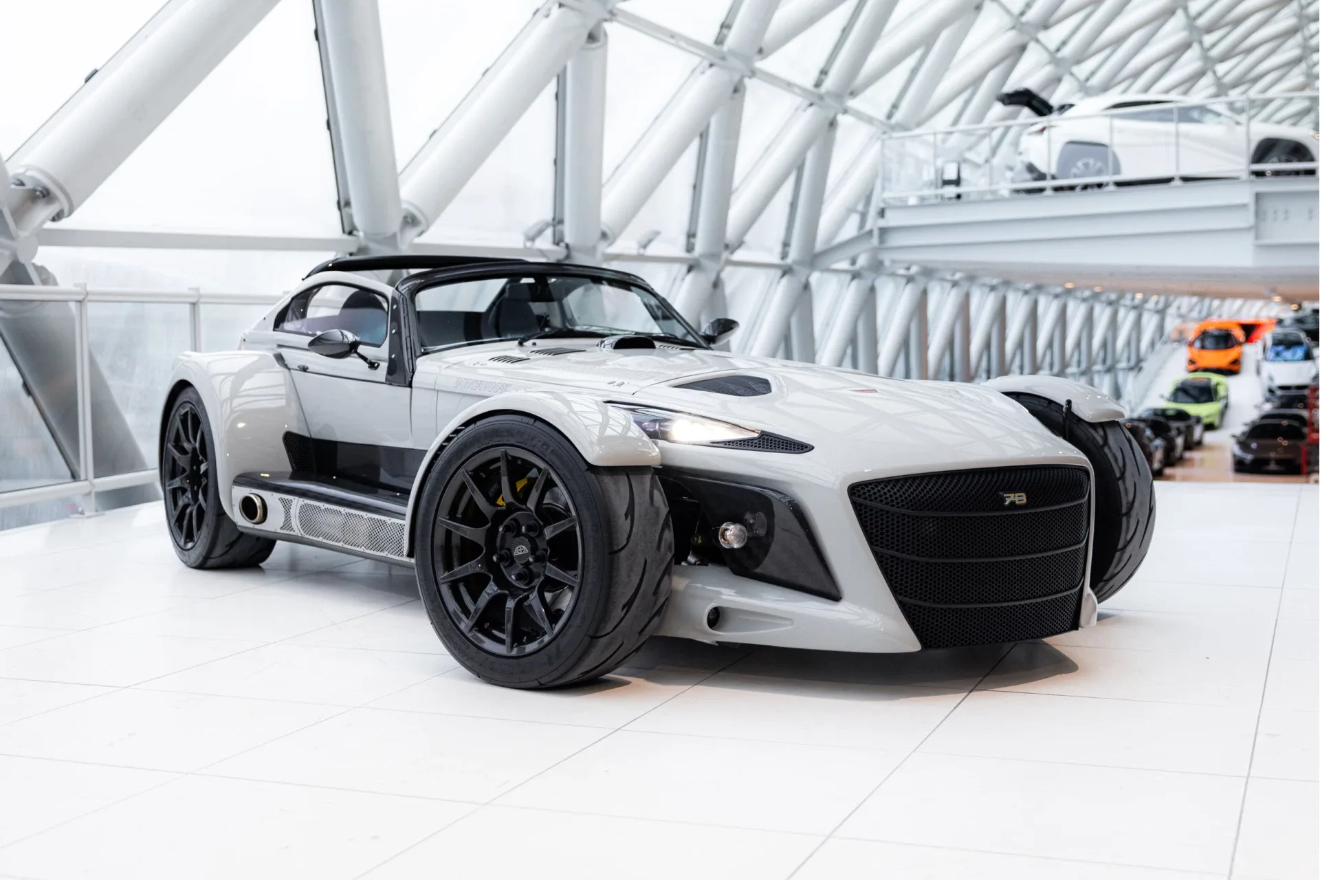 2021 Donkervoort D8 GTO-JD70 proposée par un concessionnaire agréé McLaren et Morgan à Utrecht, Pays-Bas, photo principale