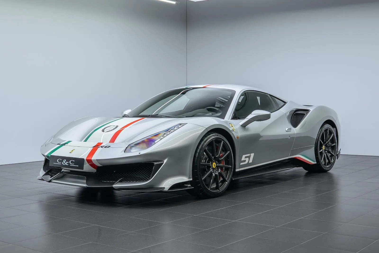 2021 Ferrari 488 Pista angeboten von einem Fachhändler in Putzbrunn, Deutschland, Hauptfoto