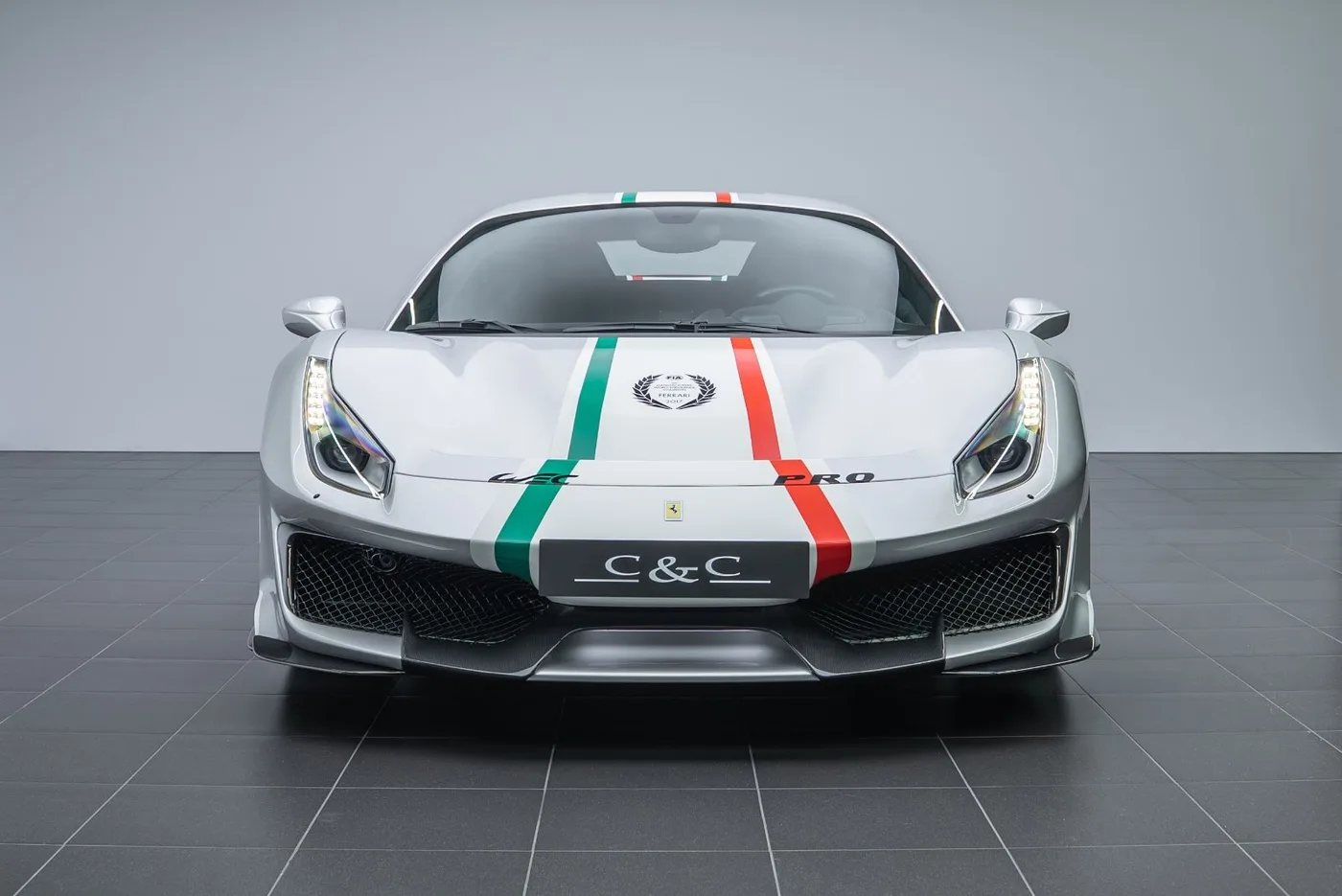 2021 Ferrari 488 Pista proposée par un concessionnaire spécialisé à Putzbrunn, Allemagne, photo 2 sur 15