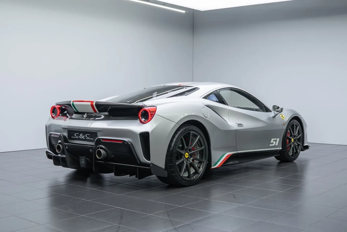 2021 Ferrari 488 Pista proposée par un concessionnaire spécialisé à Putzbrunn, Allemagne, photo 3 sur 15