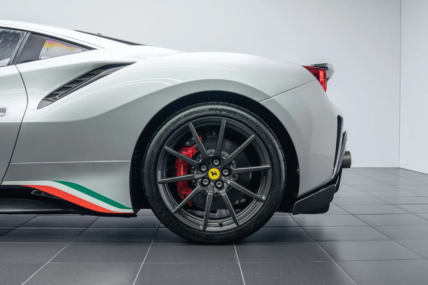 2021 Ferrari 488 Pista proposée par un concessionnaire spécialisé à Putzbrunn, Allemagne, photo 5 sur 15