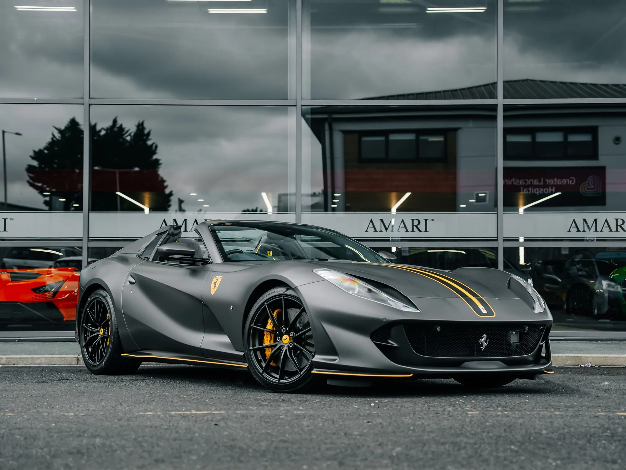 2021 Ferrari 812 GTS proposée par un spécialiste de la supercar à Preston, Royaume-Uni, photo principale