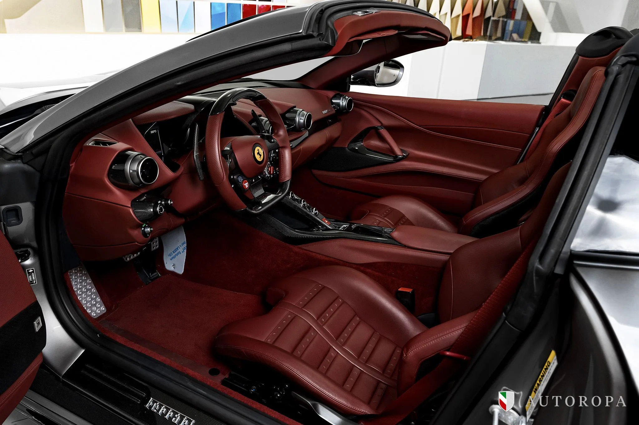 2021 Ferrari 812 GTS, 6/10