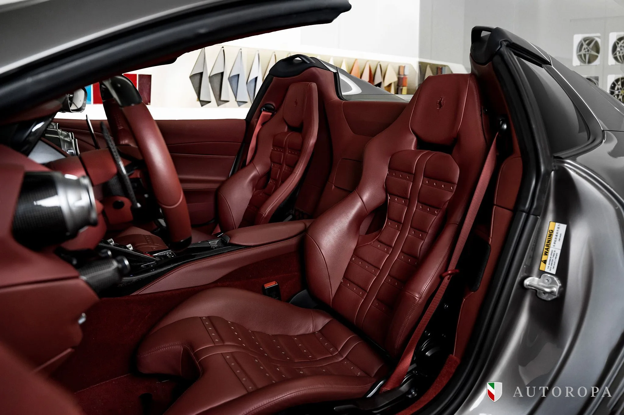 2021 Ferrari 812 GTS, 7/10