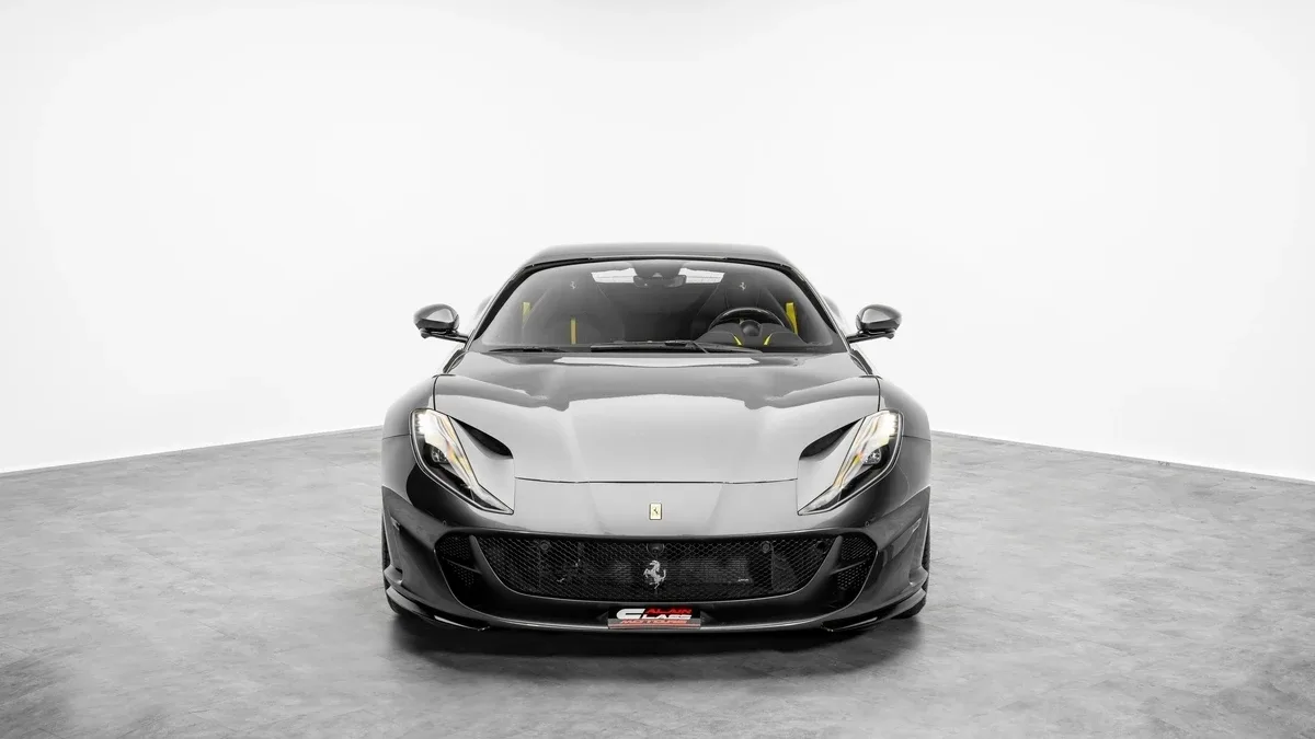 2021 Ferrari 812 GTS angeboten von einem Fachhändler in Dubai, Vereinigte Arabische Emirate, Foto 4 von 25