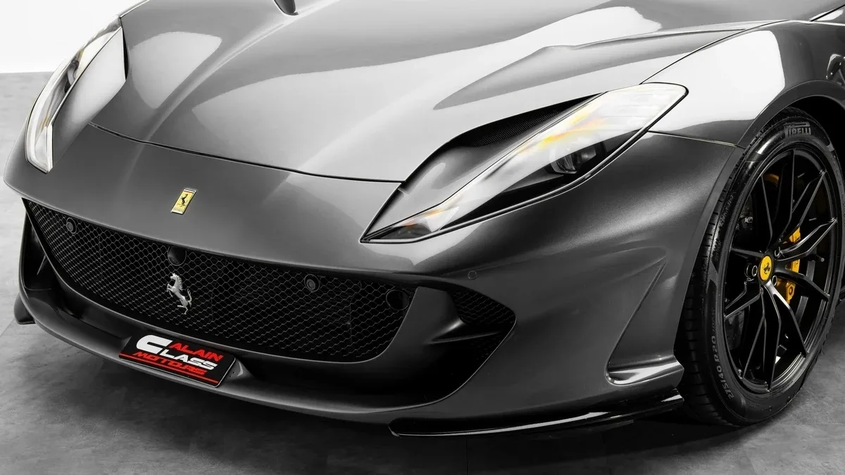 2021 Ferrari 812 GTS angeboten von einem Fachhändler in Dubai, Vereinigte Arabische Emirate, Foto 7 von 25