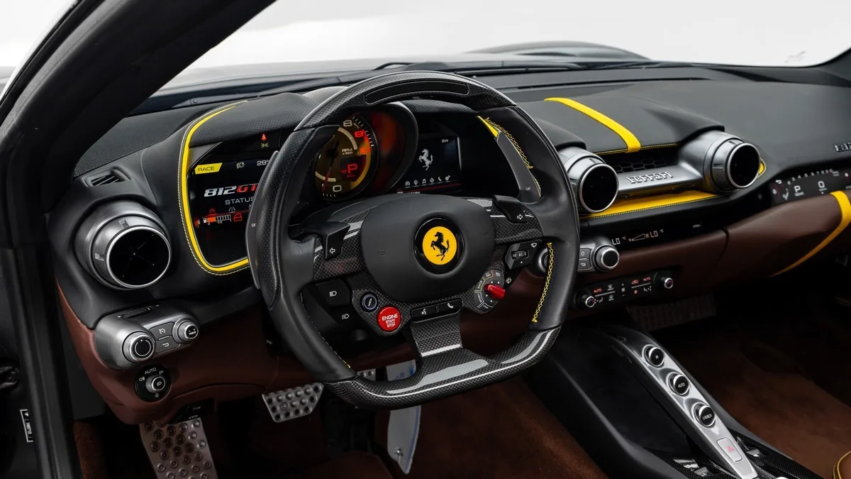 2021 Ferrari 812 GTS angeboten von einem Fachhändler in Dubai, Vereinigte Arabische Emirate, Foto 13 von 25