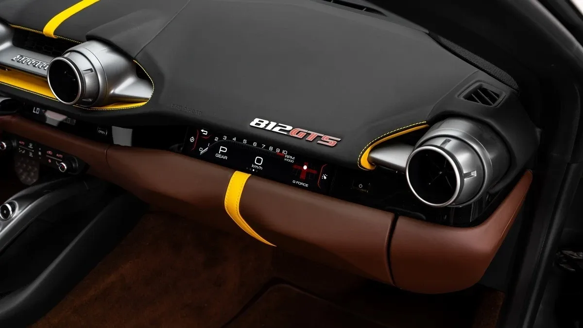 2021 Ferrari 812 GTS angeboten von einem Fachhändler in Dubai, Vereinigte Arabische Emirate, Foto 17 von 25