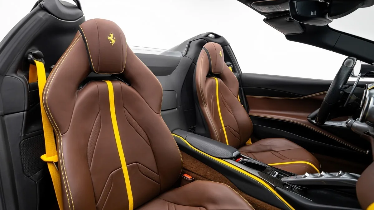 2021 Ferrari 812 GTS angeboten von einem Fachhändler in Dubai, Vereinigte Arabische Emirate, Foto 20 von 25