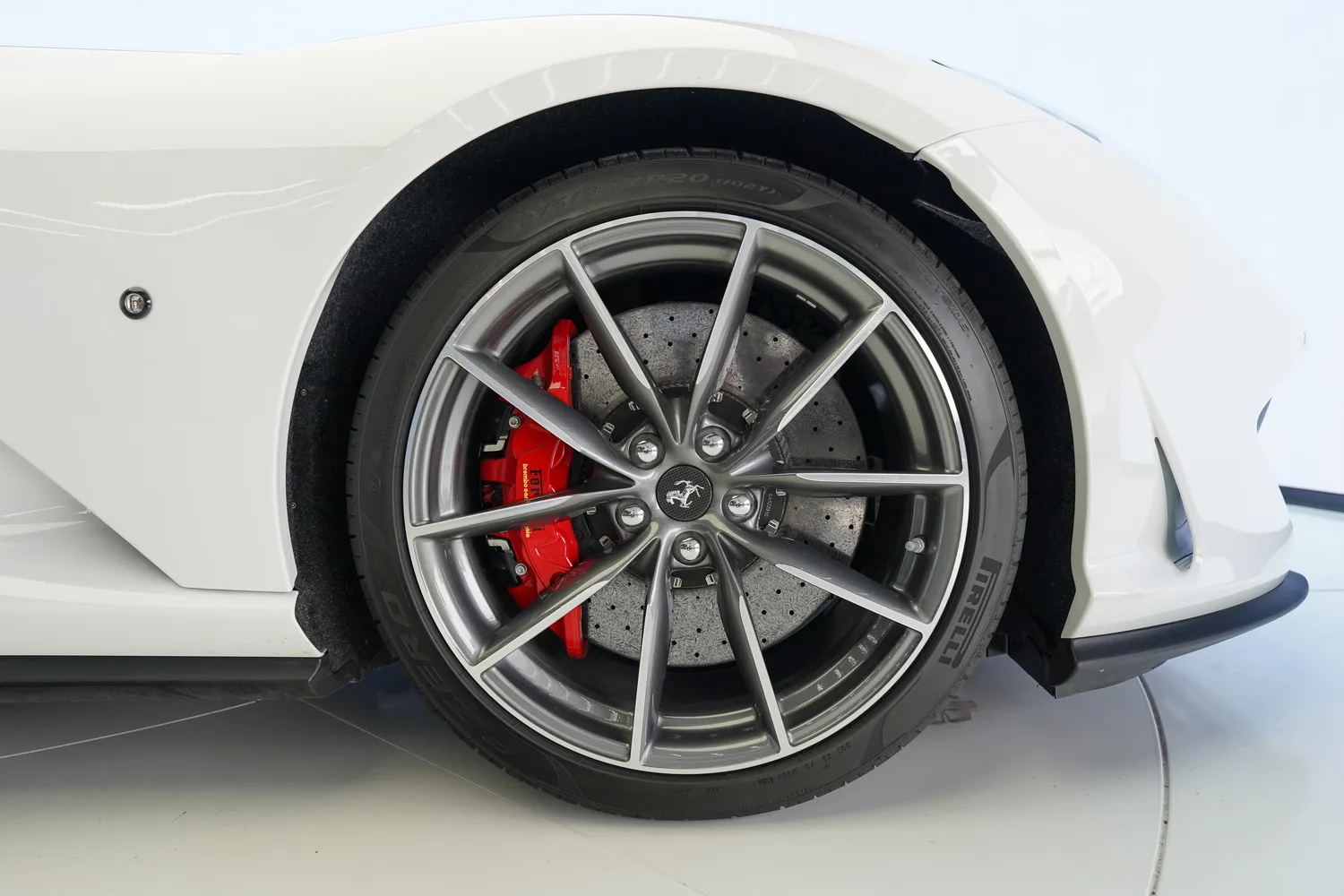 2021 Ferrari 812 GTS, 14/19
