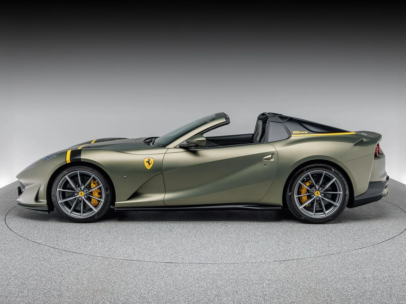 2021 Ferrari 812 GTS proposée par un concessionnaire spécialisé à Böblingen, Allemagne, photo 2 sur 15