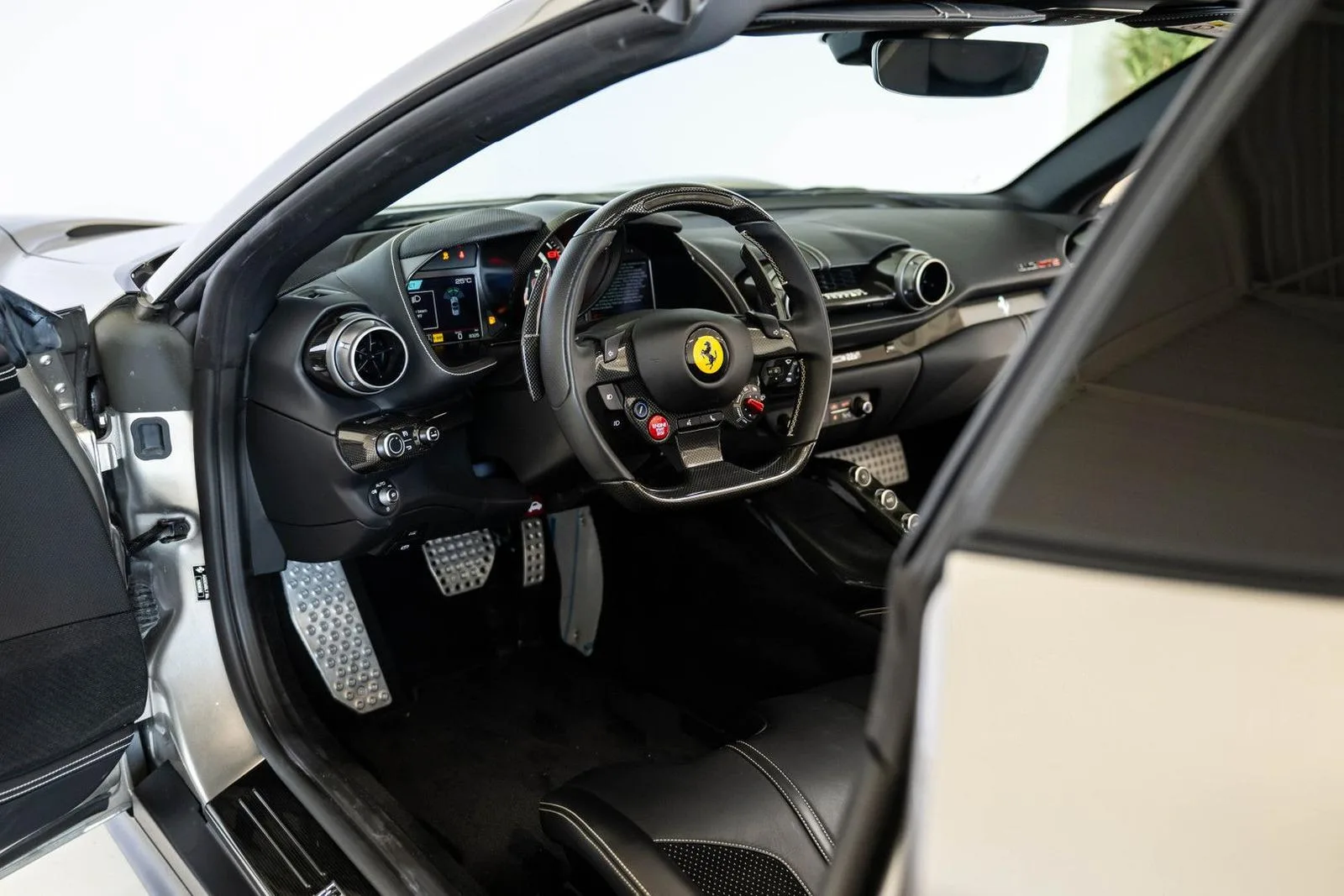 2021 Ferrari 812 GTS, 13/25