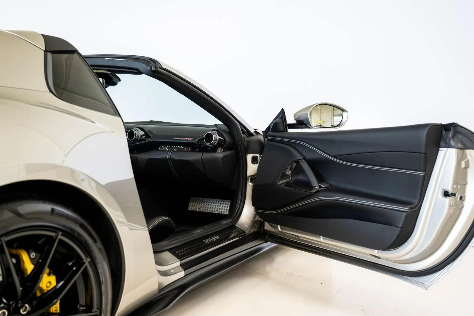 2021 Ferrari 812 GTS, 20/25