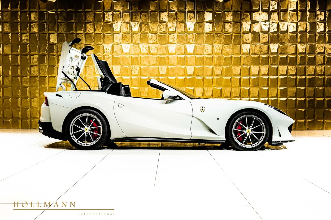 2021 Ferrari 812 GTS proposée par un concessionnaire spécialisé à Stuhr, Allemagne, photo 4 sur 8