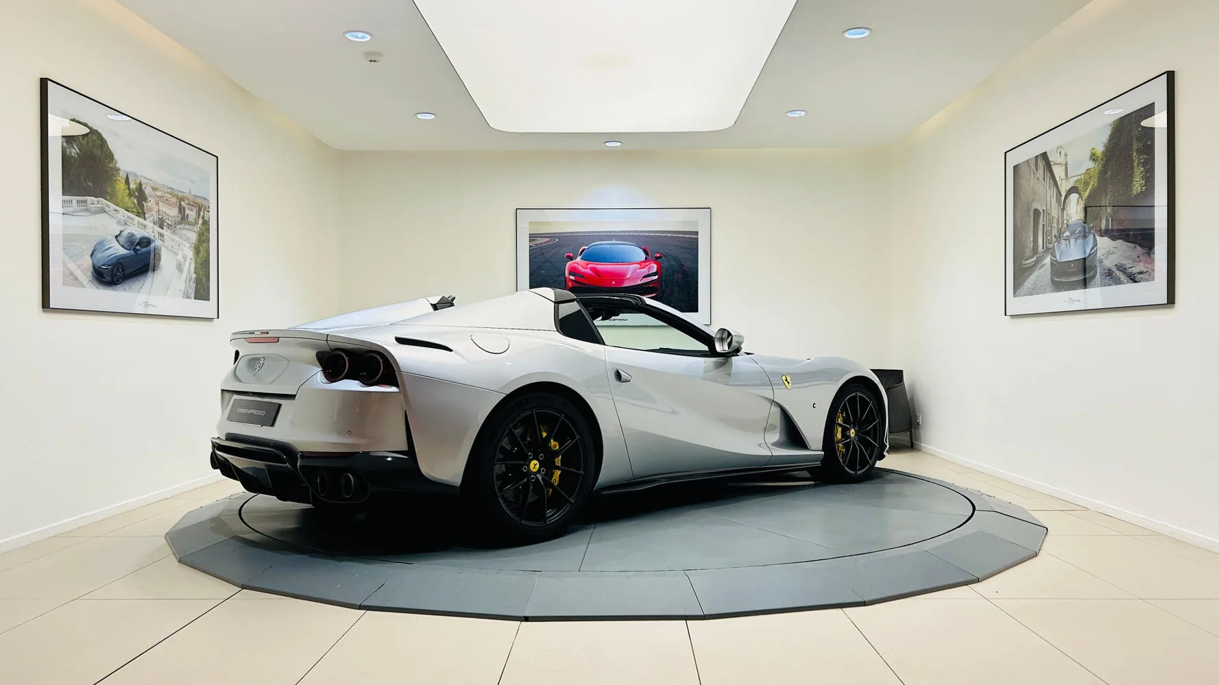 2021 Ferrari 812 GTS, 3/30
