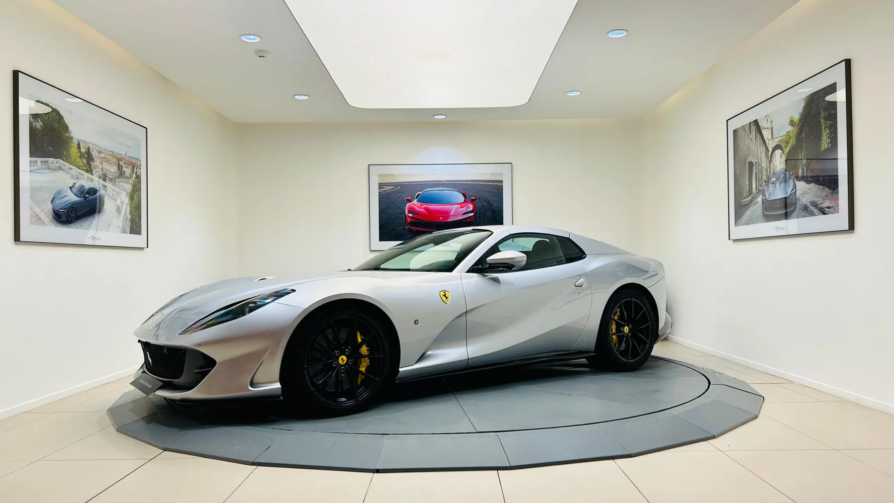 2021 Ferrari 812 GTS, 12/30