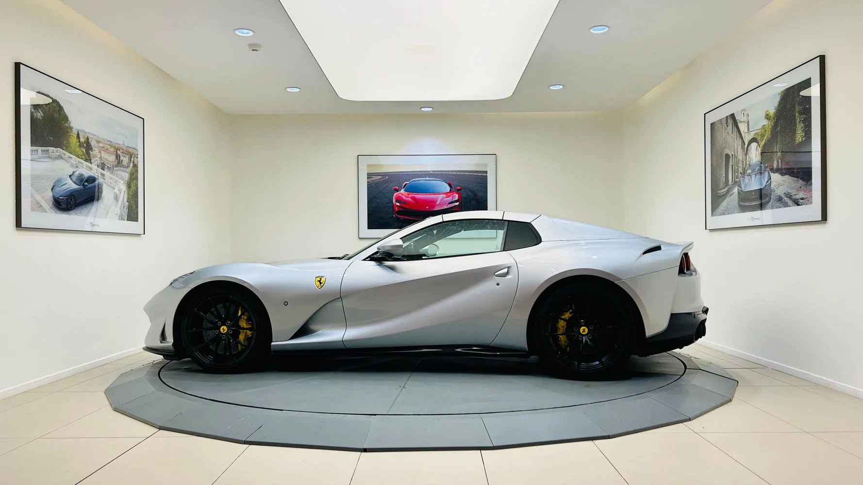2021 Ferrari 812 GTS, 13/30