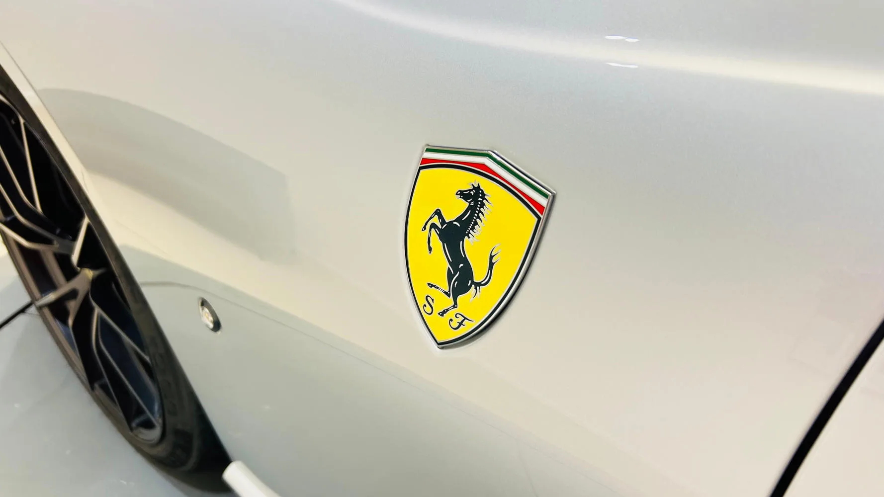 2021 Ferrari 812 GTS, 14/30