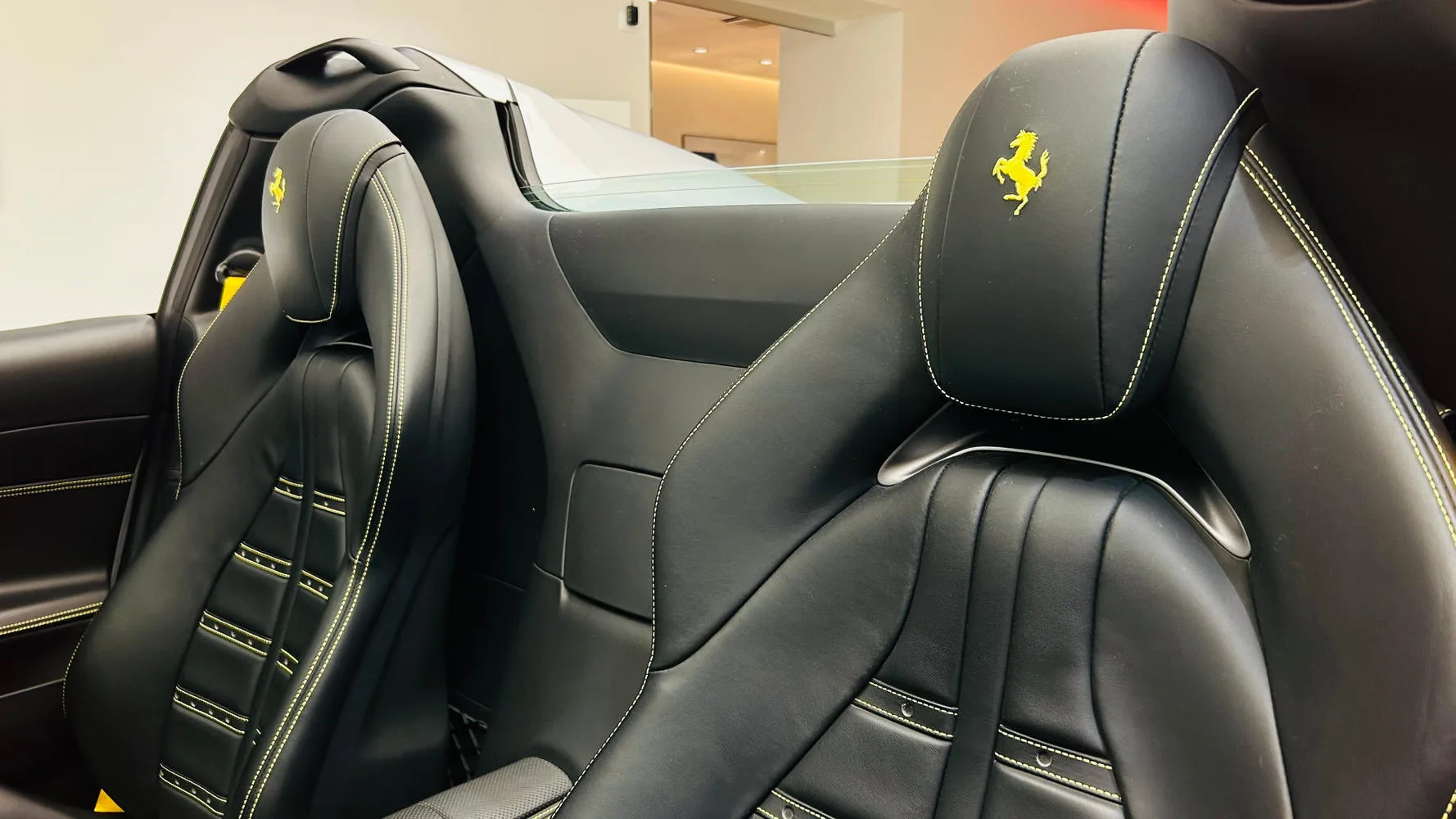 2021 Ferrari 812 GTS, 25/30