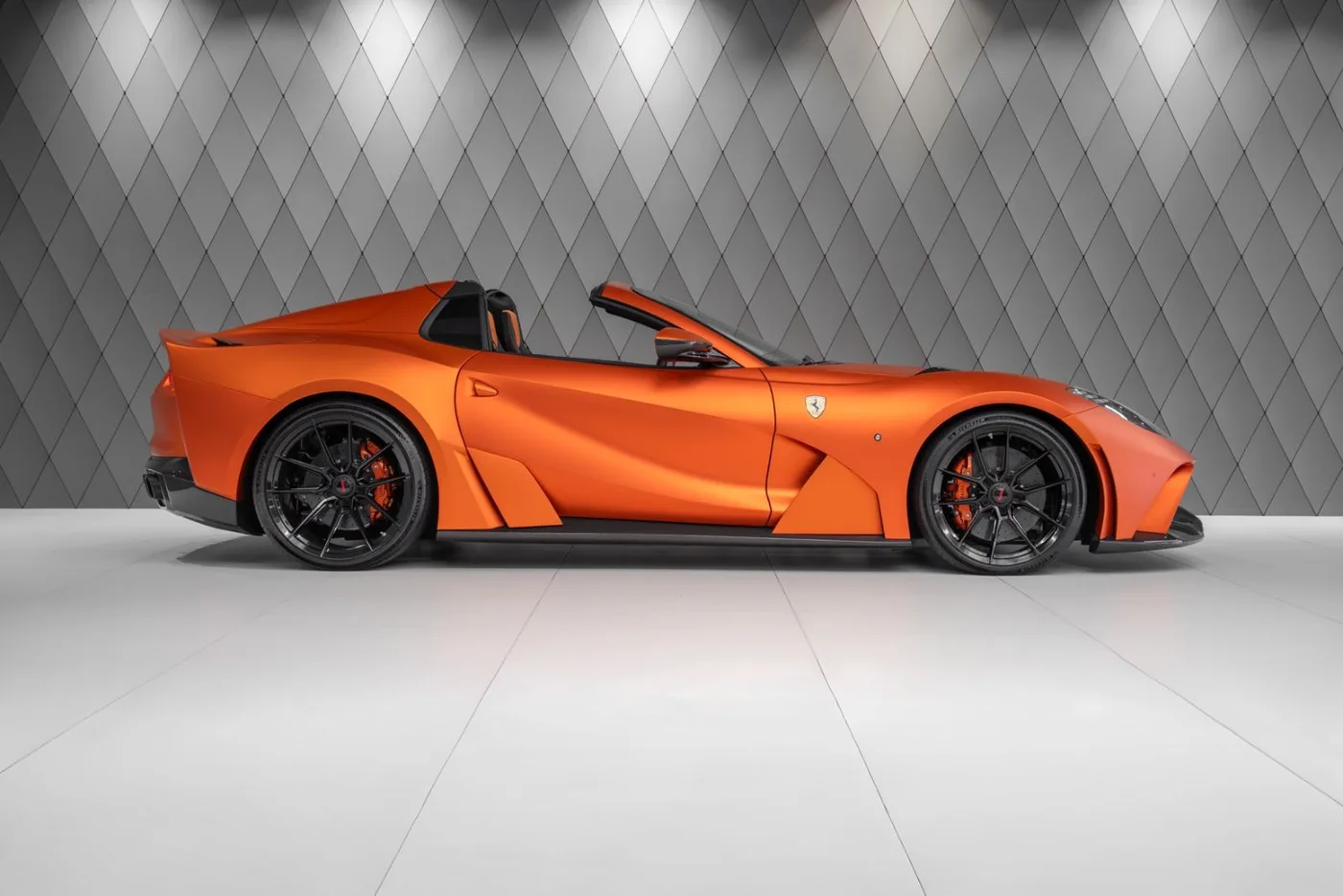2021 Ferrari 812 GTS proposée par un spécialiste de la supercar à Schenefeld, Allemagne, photo 3 sur 25