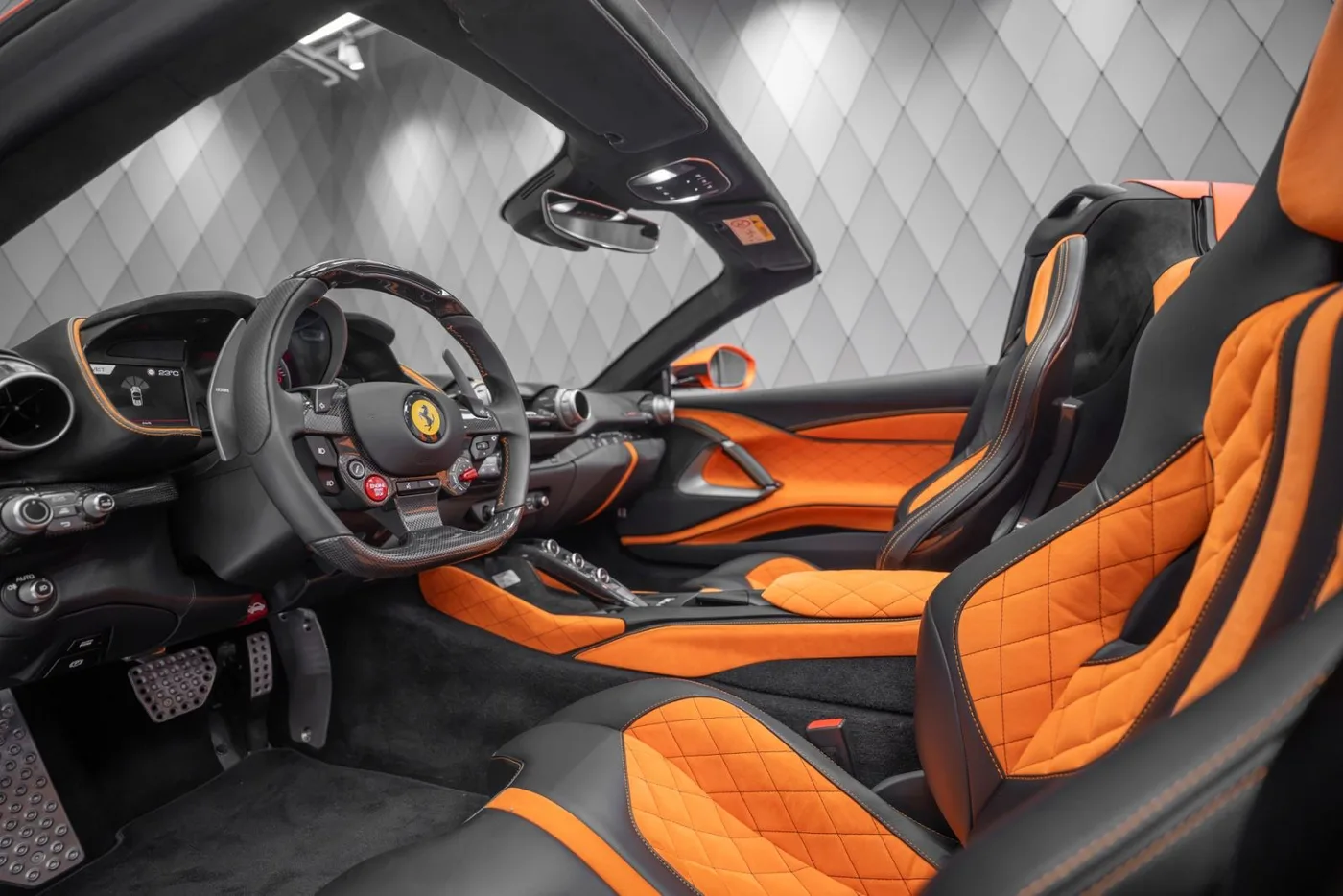 2021 Ferrari 812 GTS proposée par un spécialiste de la supercar à Schenefeld, Allemagne, photo 13 sur 25