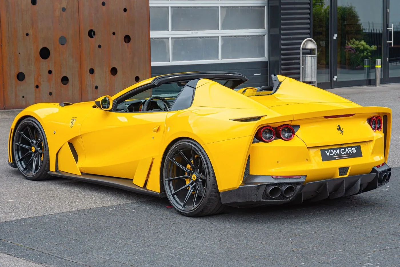2021 Ferrari 812 GTS proposée par un spécialiste de la supercar à Gronau, Allemagne, photo 5 sur 25