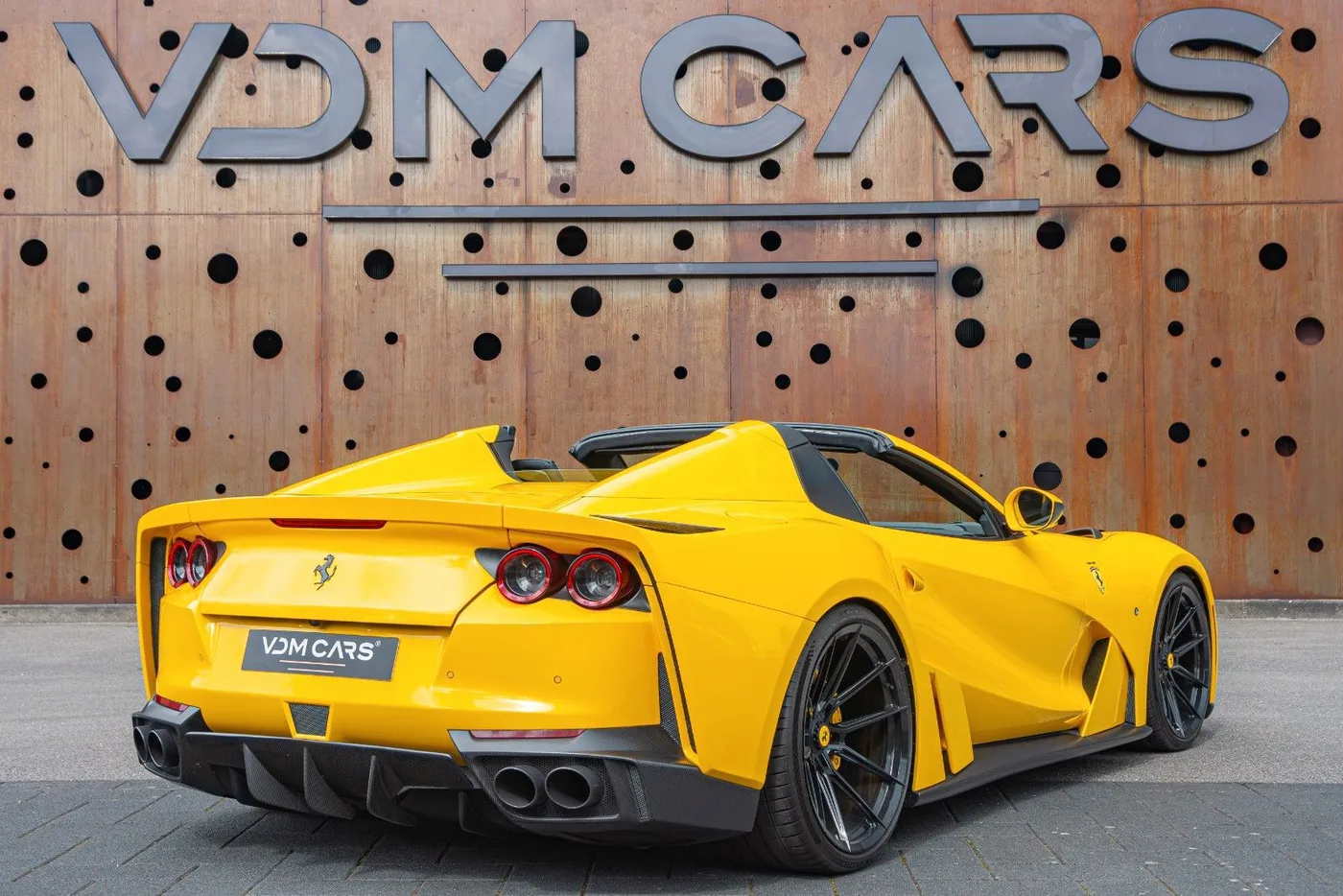 2021 Ferrari 812 GTS proposée par un spécialiste de la supercar à Gronau, Allemagne, photo 7 sur 25
