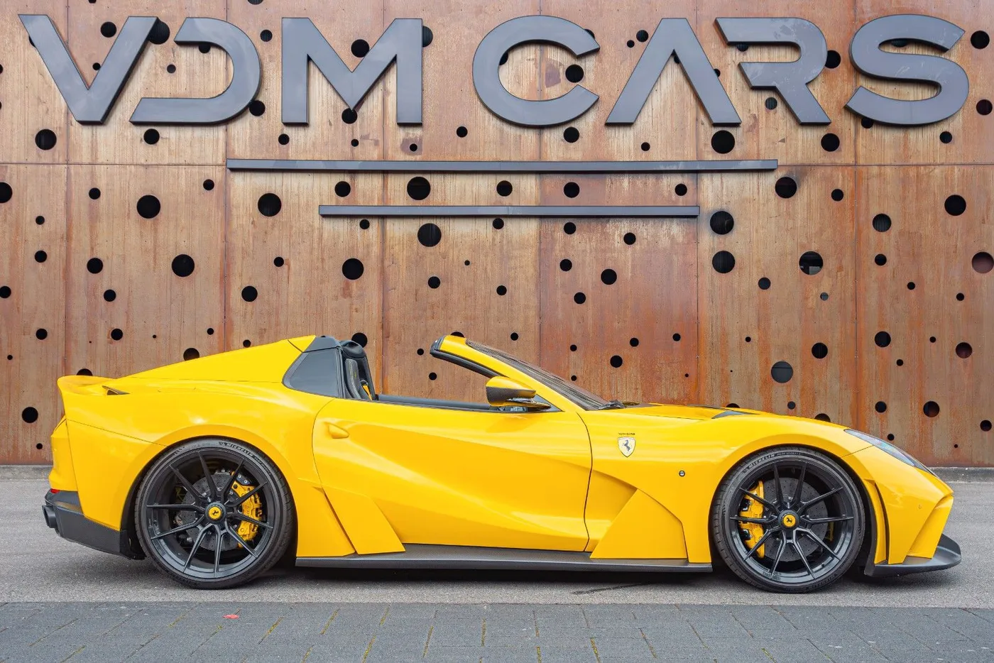 2021 Ferrari 812 GTS proposée par un spécialiste de la supercar à Gronau, Allemagne, photo 8 sur 25