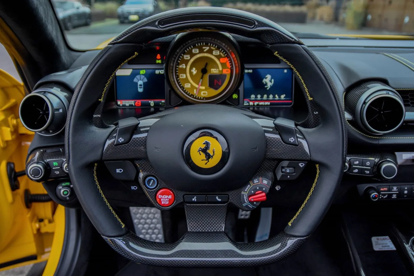 2021 Ferrari 812 GTS proposée par un spécialiste de la supercar à Gronau, Allemagne, photo 18 sur 25
