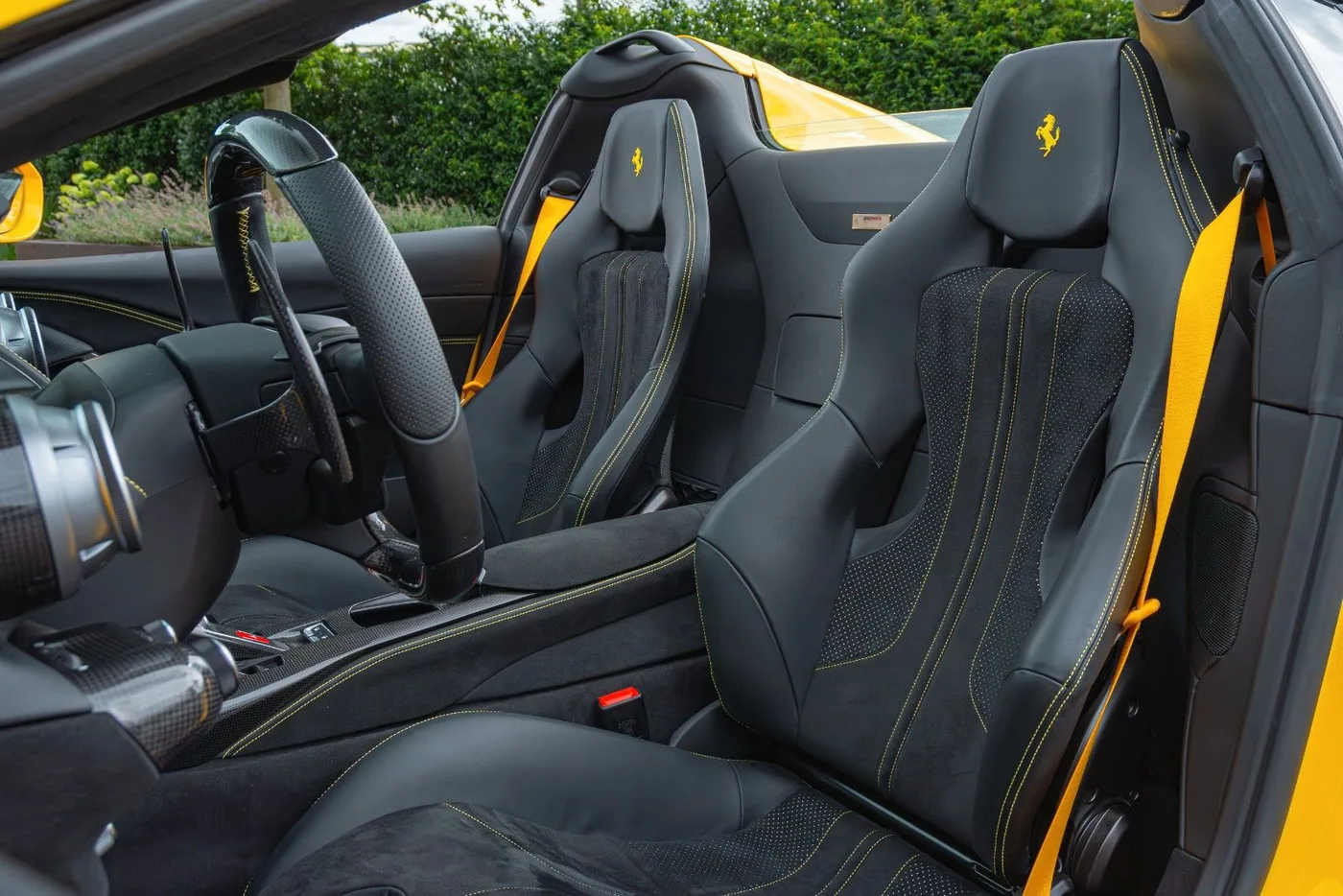2021 Ferrari 812 GTS proposée par un spécialiste de la supercar à Gronau, Allemagne, photo 19 sur 25