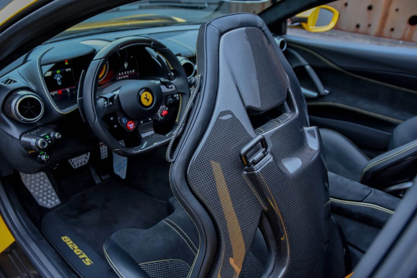 2021 Ferrari 812 GTS proposée par un spécialiste de la supercar à Gronau, Allemagne, photo 20 sur 25