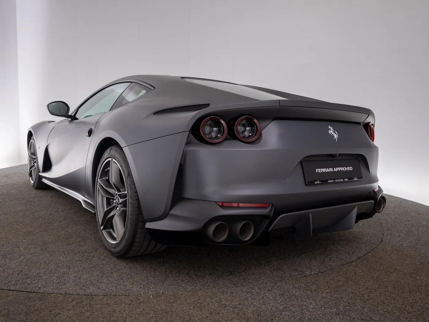 2021 Ferrari 812 Superfast offered by a specialist dealer in Singen, Germany, photo 6 of 15