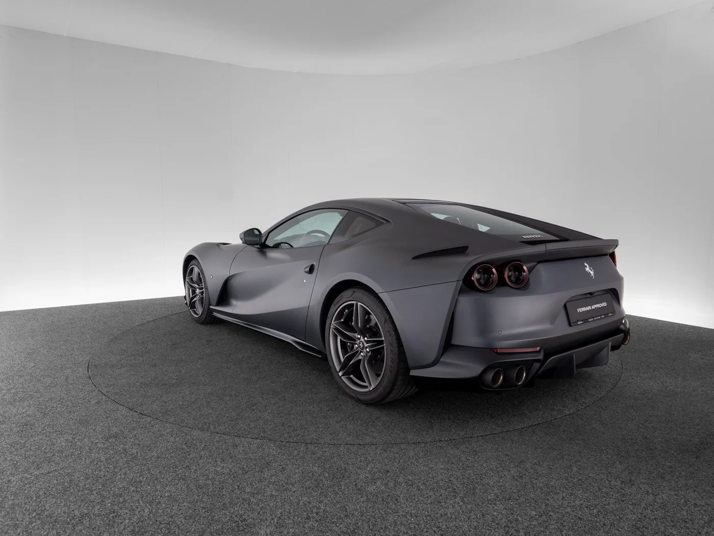 2021 Ferrari 812 Superfast offered by a specialist dealer in Singen, Germany, photo 7 of 15