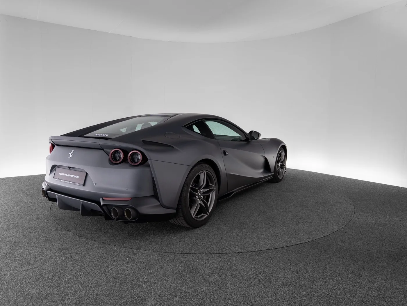 2021 Ferrari 812 Superfast offered by a specialist dealer in Singen, Germany, photo 9 of 15
