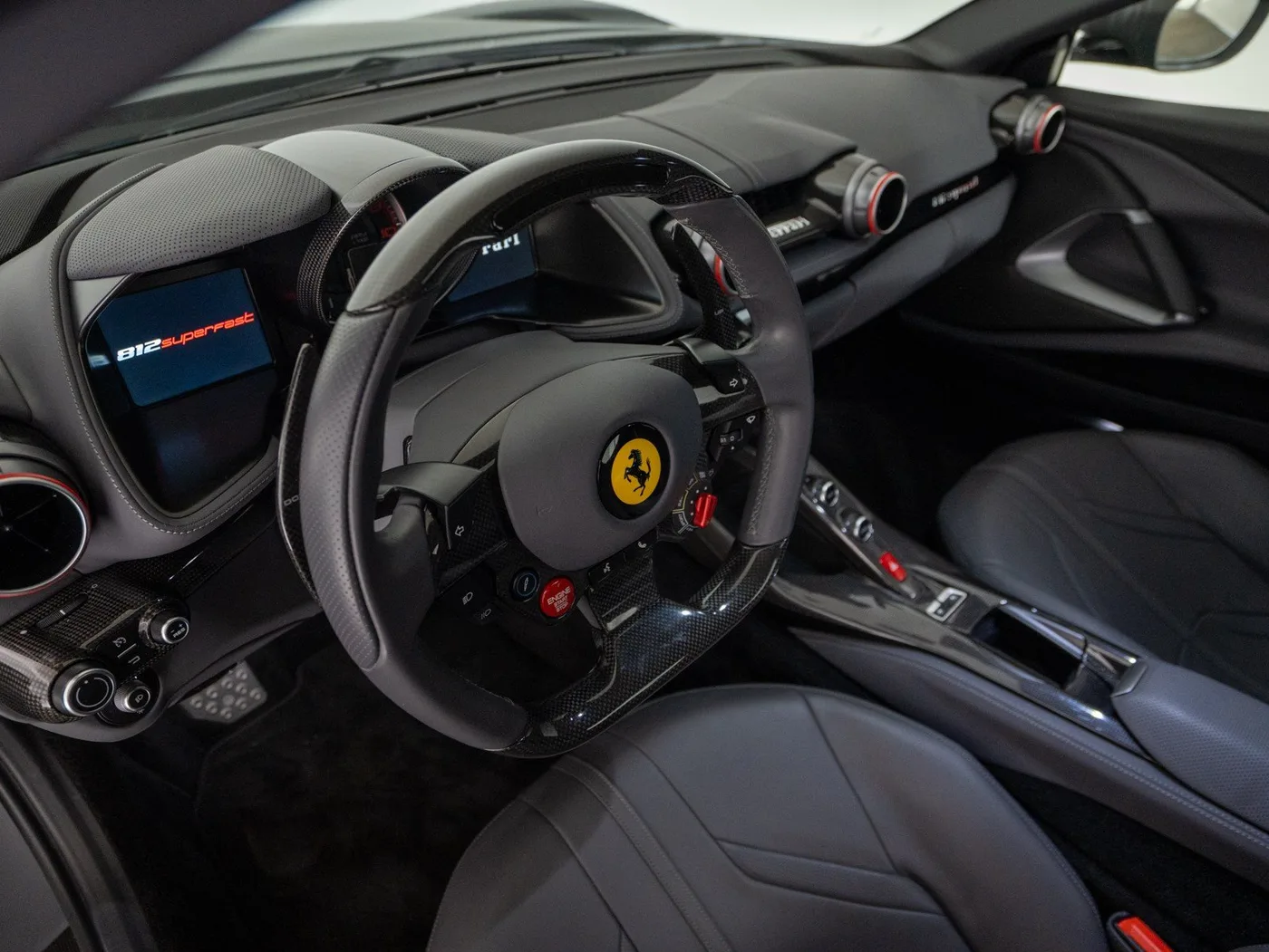 2021 Ferrari 812 Superfast offered by a specialist dealer in Singen, Germany, photo 10 of 15