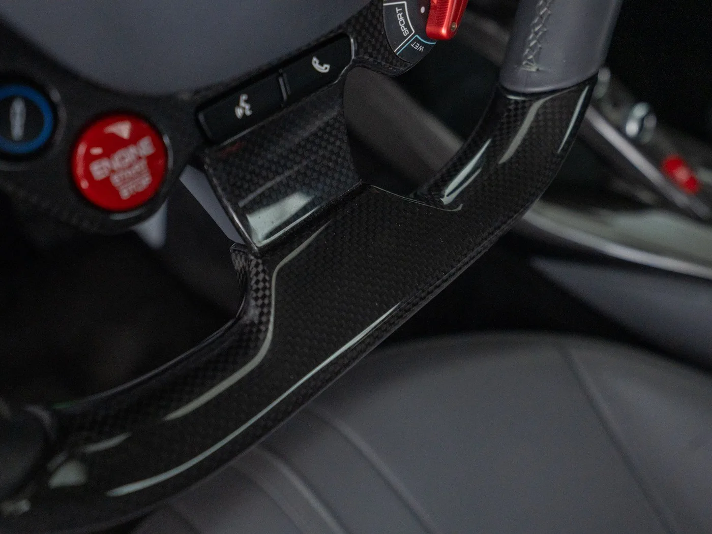 2021 Ferrari 812 Superfast offered by a specialist dealer in Singen, Germany, photo 14 of 15