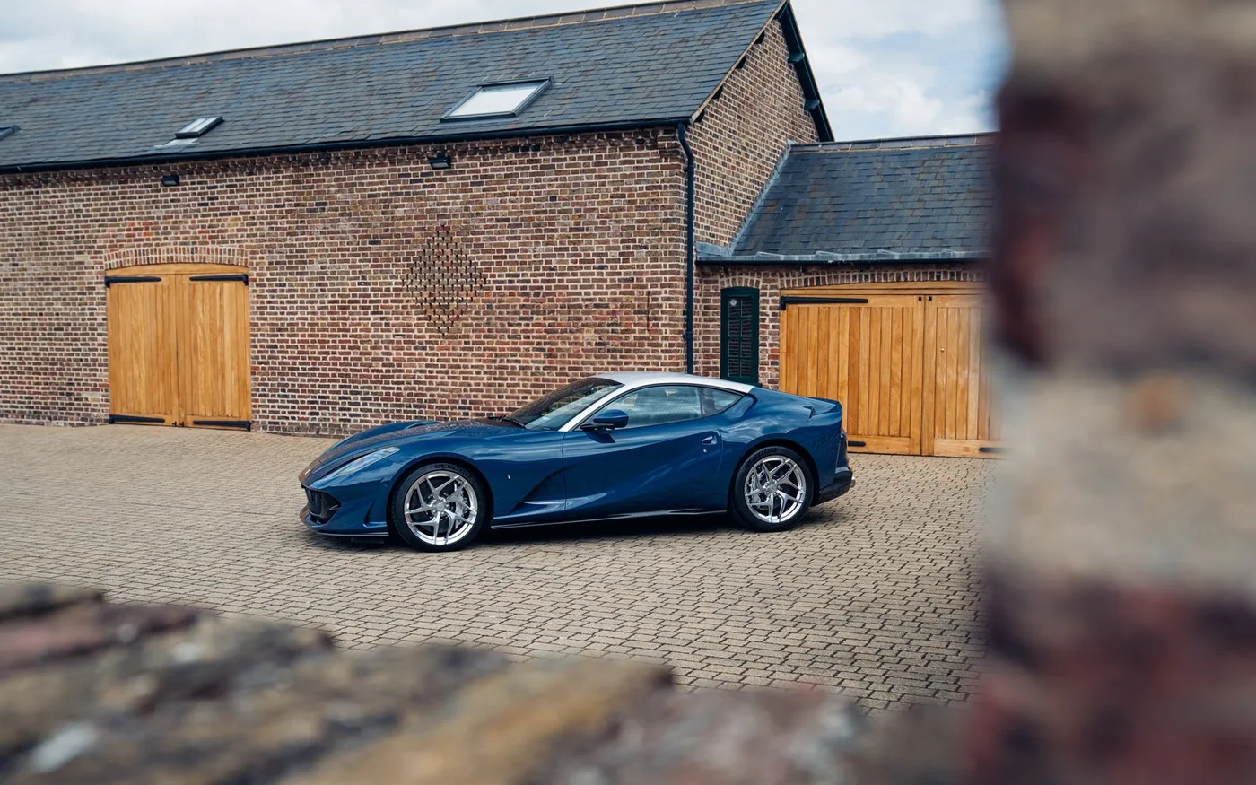 2021 Ferrari 812 Superfast Tailor Made offered by a specialist dealer in Chorleywood, United Kingdom, photo 14 of 15