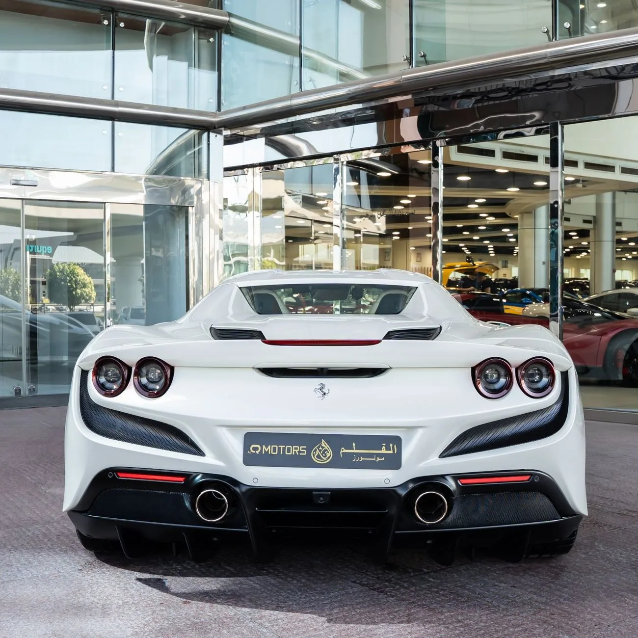 2021 Ferrari F8 Spider angeboten von einem Fachhändler in Dubai, Vereinigte Arabische Emirate, Foto 3 von 16