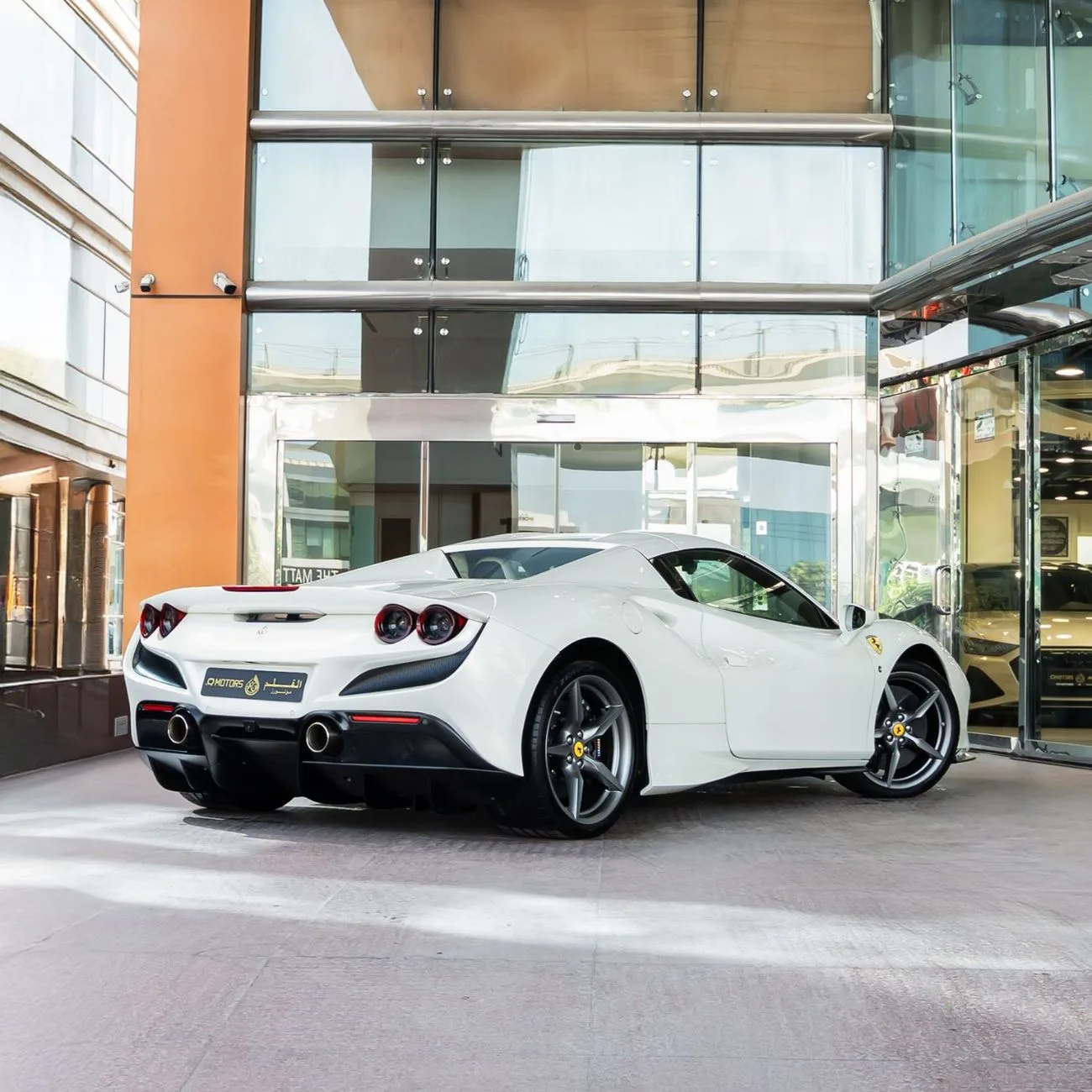 2021 Ferrari F8 Spider angeboten von einem Fachhändler in Dubai, Vereinigte Arabische Emirate, Foto 5 von 16