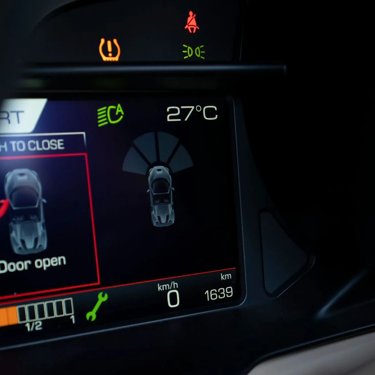 2021 Ferrari F8 Spider angeboten von einem Fachhändler in Dubai, Vereinigte Arabische Emirate, Foto 13 von 16