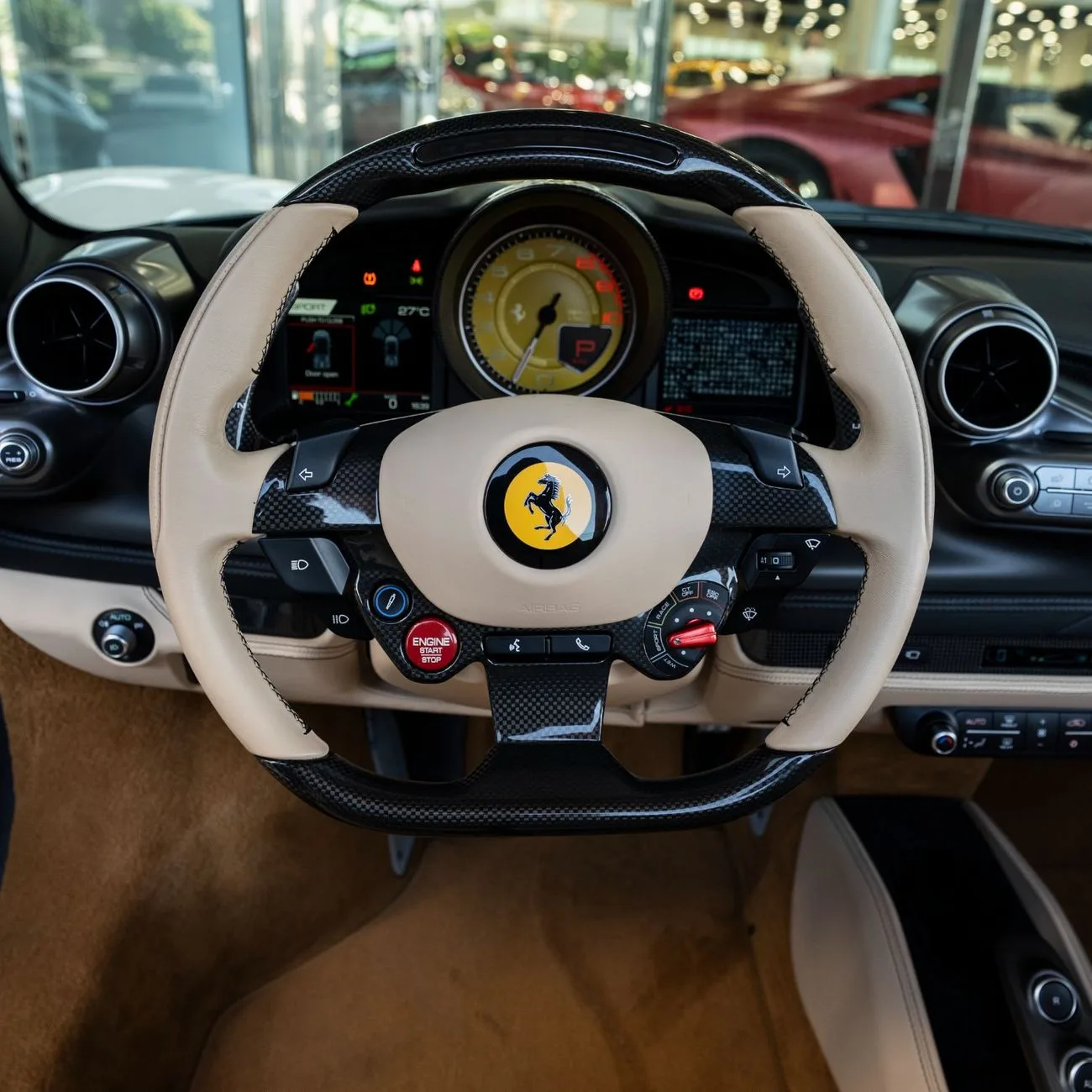 2021 Ferrari F8 Spider angeboten von einem Fachhändler in Dubai, Vereinigte Arabische Emirate, Foto 15 von 16