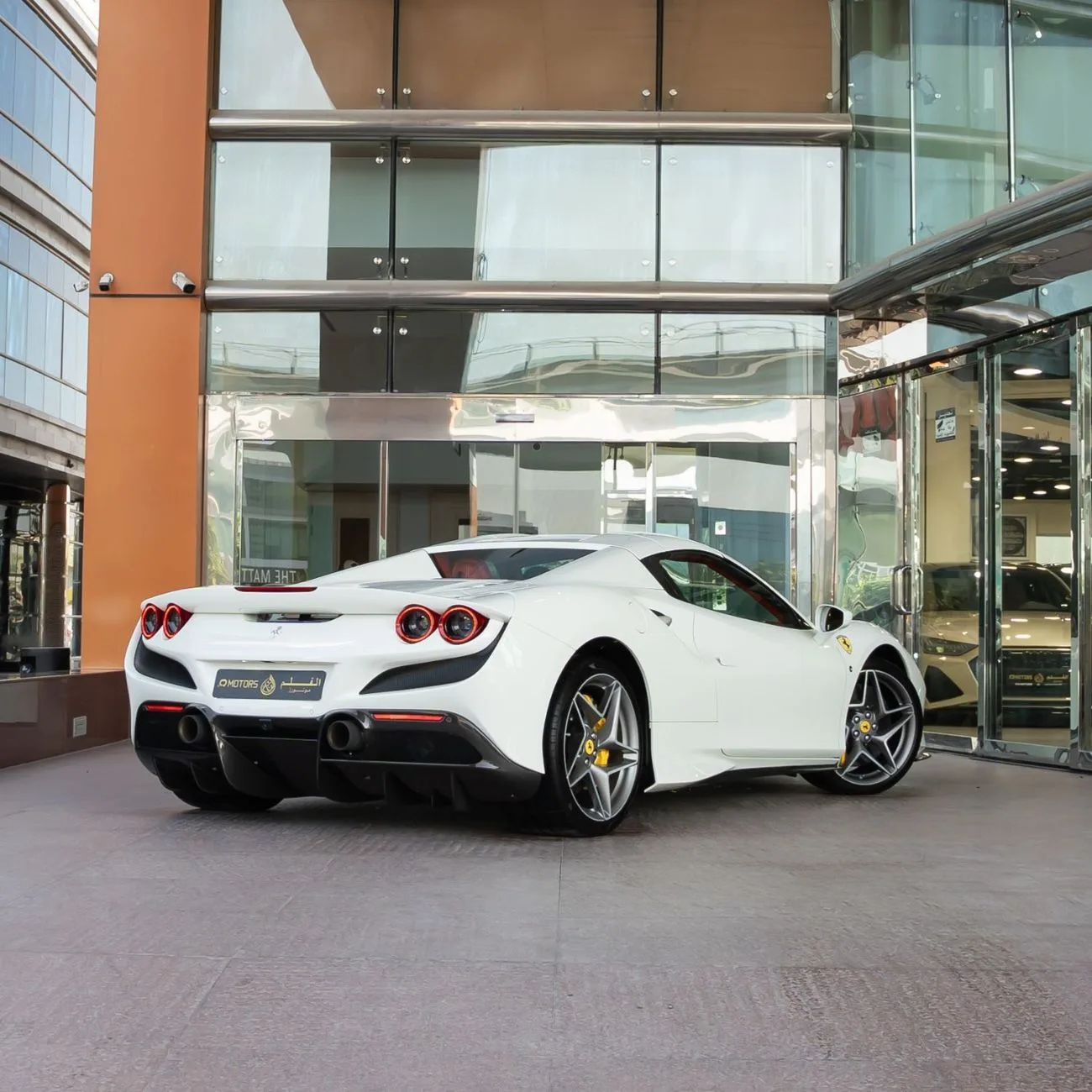 2021 Ferrari F8 Spider angeboten von einem Fachhändler in Dubai, Vereinigte Arabische Emirate, Foto 3 von 20