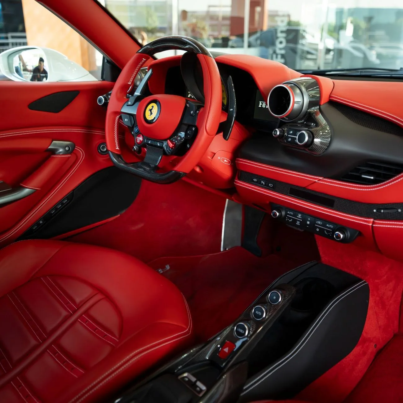 2021 Ferrari F8 Spider angeboten von einem Fachhändler in Dubai, Vereinigte Arabische Emirate, Foto 15 von 20