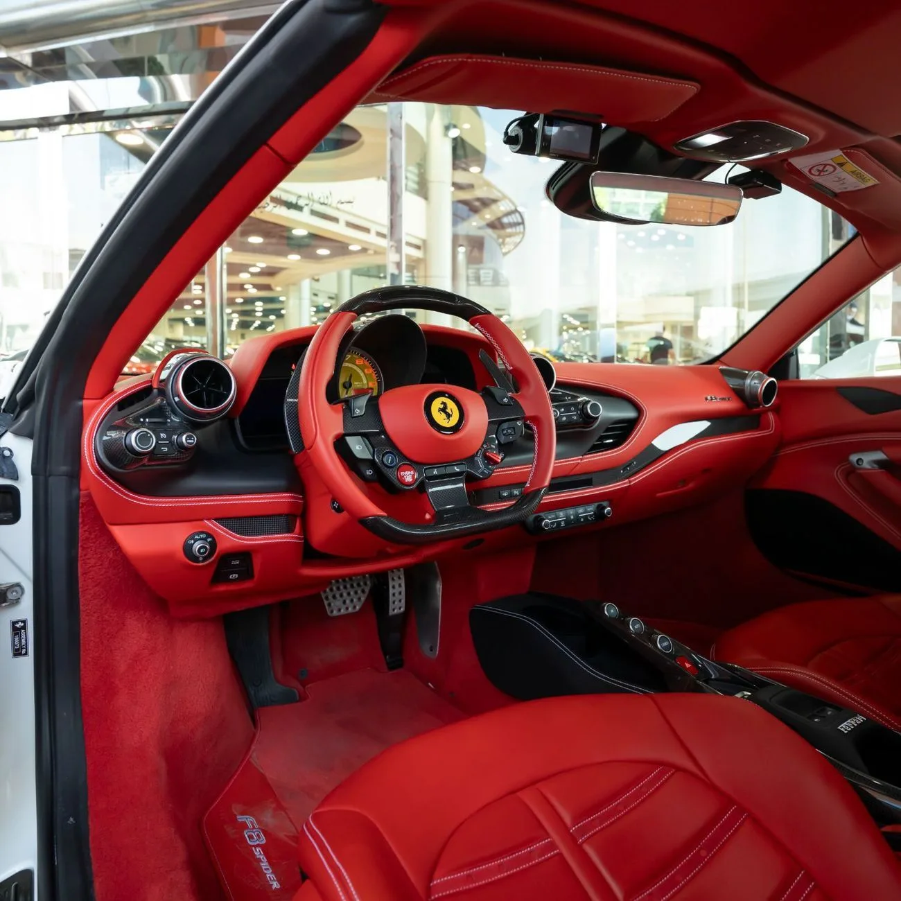 2021 Ferrari F8 Spider angeboten von einem Fachhändler in Dubai, Vereinigte Arabische Emirate, Foto 19 von 20