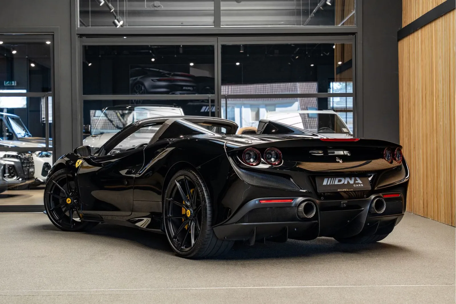 2021 Ferrari F8 Spider Novitec, 4/30