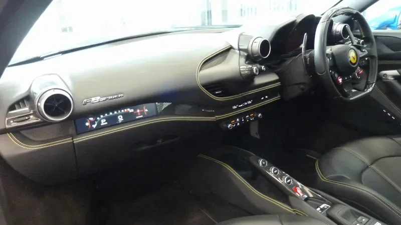 2021 Ferrari F8 Spider, 3/28
