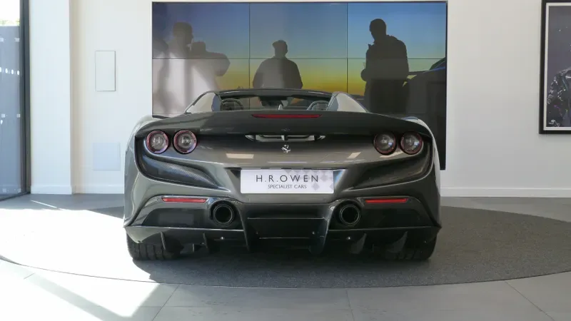 2021 Ferrari F8 Spider, 7/28
